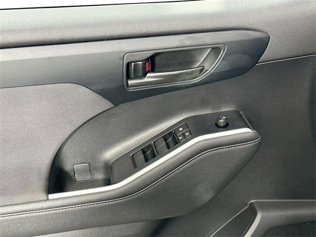 Photo of 2023 Magnetic Gray Metallic Toyota Highlander