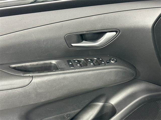 Photo of 2022 Quartz White Hyundai TUCSON