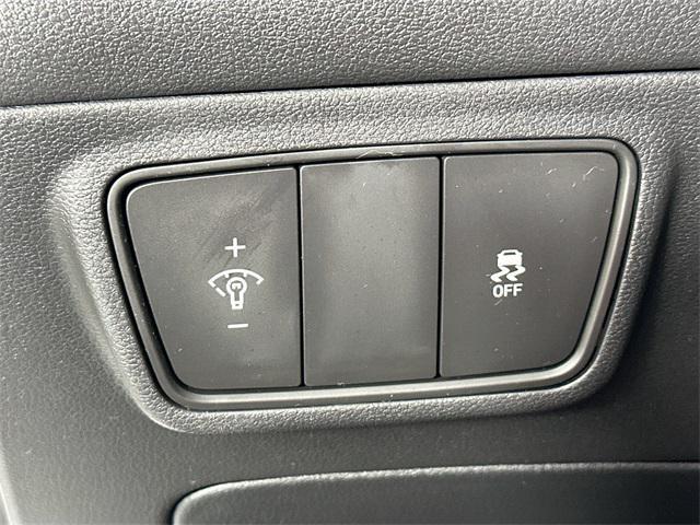 Photo of 2022 Quartz White Hyundai TUCSON
