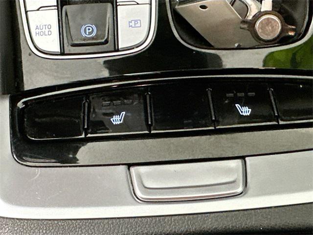 Photo of 2022 Quartz White Hyundai TUCSON