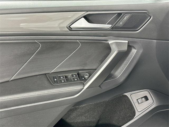 Photo of 2024 Pure White Volkswagen Tiguan