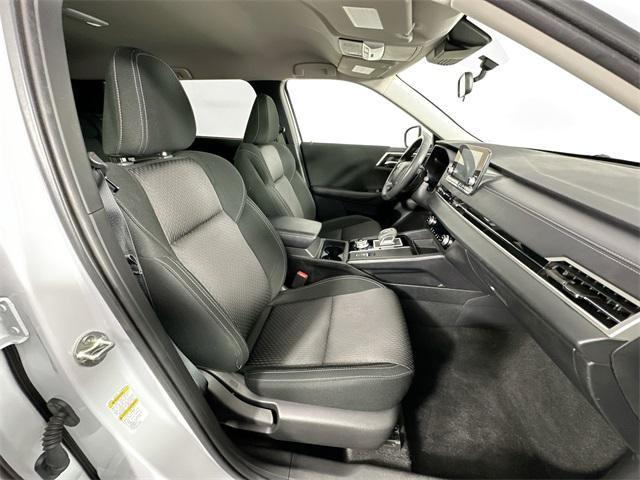Photo of 2024 White Diamond Mitsubishi Outlander