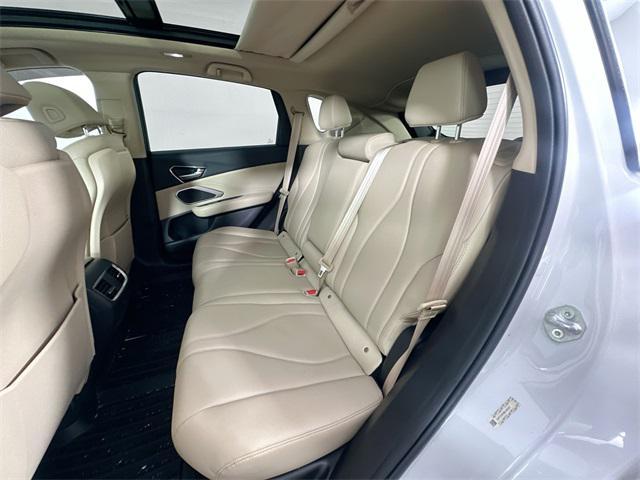 Photo of 2021 Platinum White Pearl Acura RDX