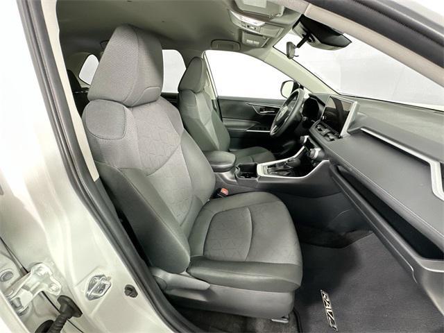 Photo of 2024 Ice Cap Toyota RAV4