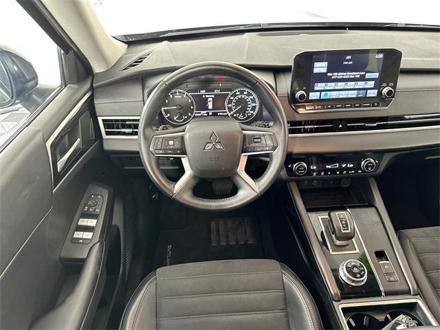 Photo of 2024 Black Mitsubishi Outlander