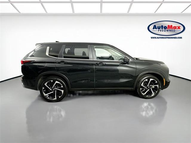 Photo of 2024 Black Mitsubishi Outlander