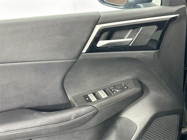 Photo of 2024 Black Mitsubishi Outlander