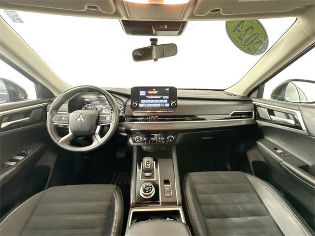 Photo of 2024 Black Mitsubishi Outlander