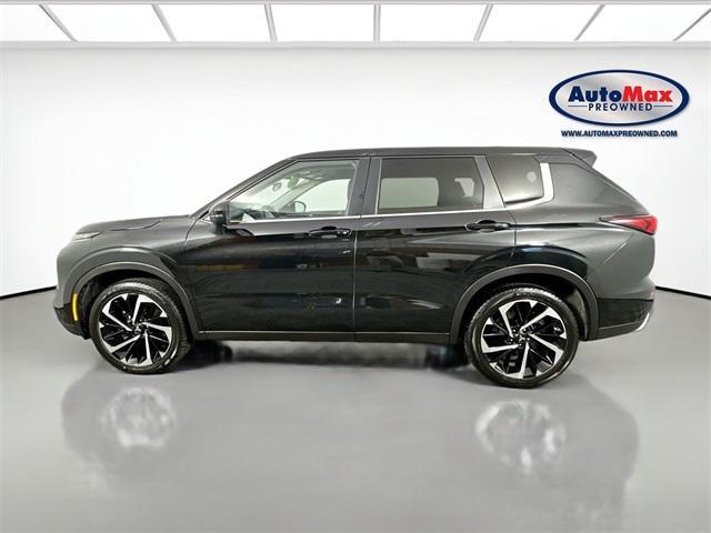 Photo of 2024 Black Mitsubishi Outlander