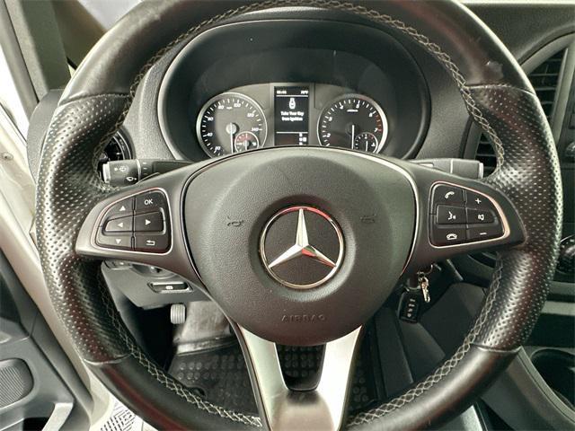 Photo of 2022 Arctic White Mercedes-Benz Metris
