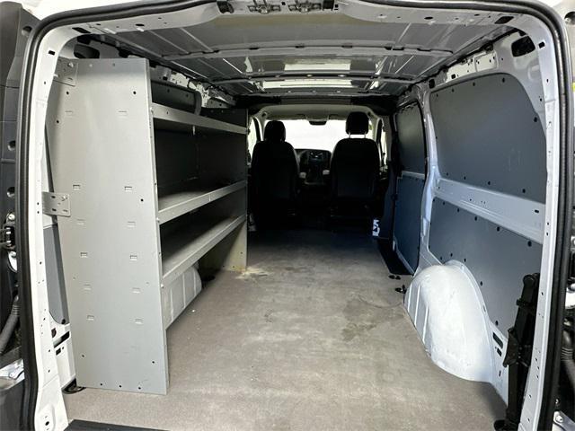 Photo of 2022 Arctic White Mercedes-Benz Metris