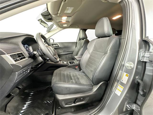 Photo of 2023 Mercury Gray Metallic Mitsubishi Outlander PHEV