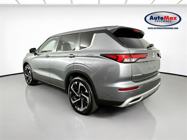 Photo of 2023 Mercury Gray Metallic Mitsubishi Outlander PHEV