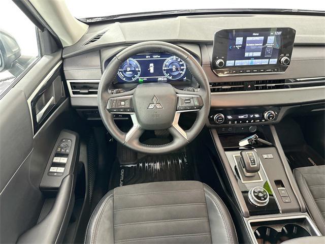 Photo of 2023 Mercury Gray Metallic Mitsubishi Outlander PHEV