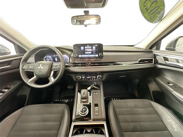 Photo of 2023 Mercury Gray Metallic Mitsubishi Outlander PHEV