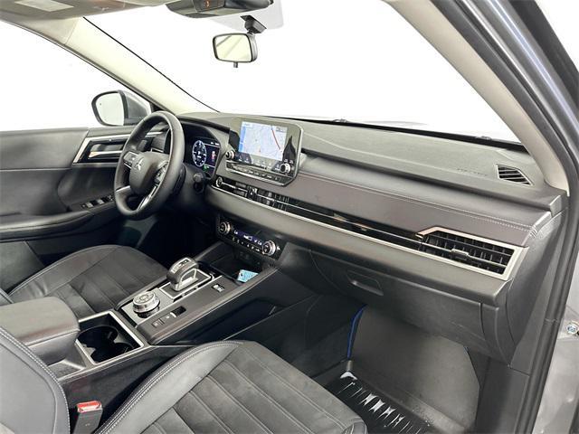 Photo of 2023 Mercury Gray Metallic Mitsubishi Outlander PHEV