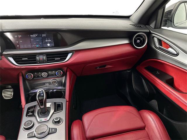 Photo of 2021 Vulcano Black Metallic Alfa Romeo Stelvio