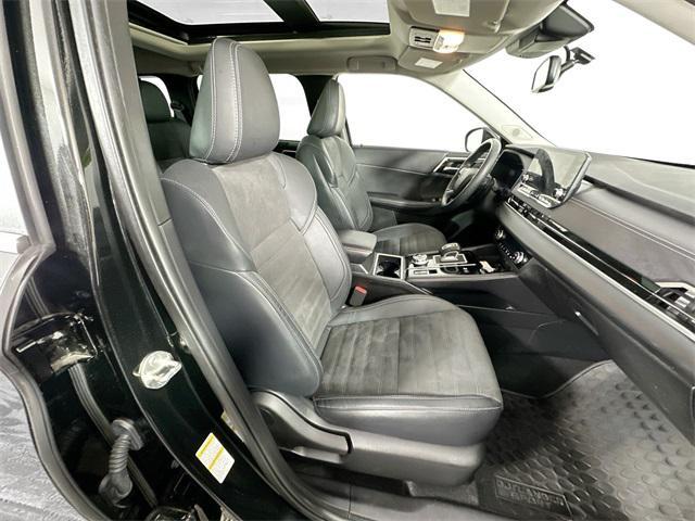 Photo of 2023 Black Diamond Mitsubishi Outlander PHEV