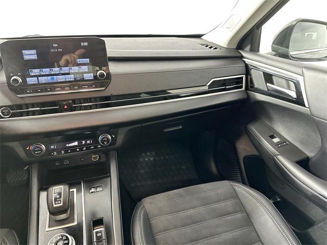 Photo of 2023 Black Diamond Mitsubishi Outlander PHEV