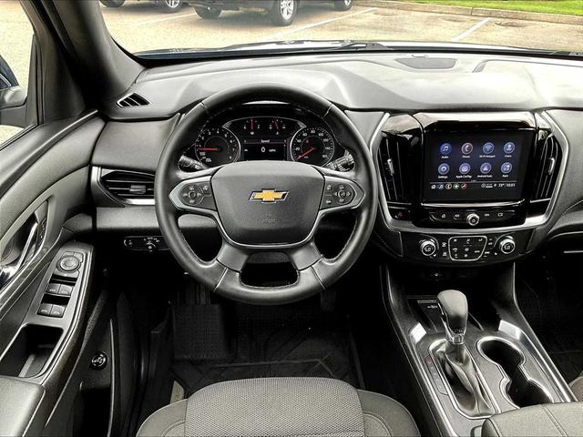 Photo of 2023 Northsky Blue Metallic Chevrolet Traverse
