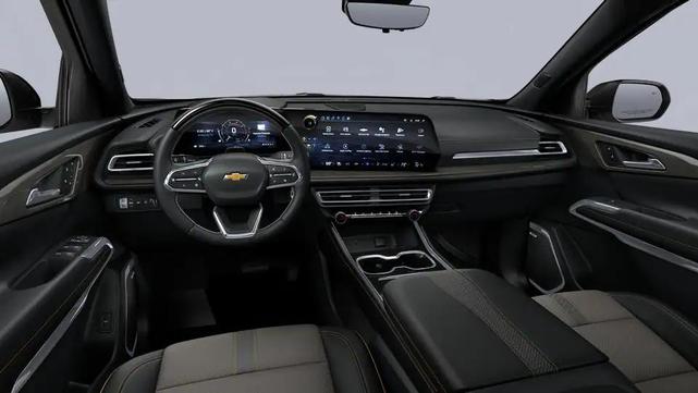 Photo of 2026 Polar White Tricoat Chevrolet Traverse