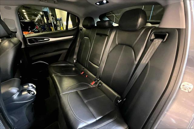 Photo of 2018 Vesuvio Gray Metallic Alfa Romeo Stelvio