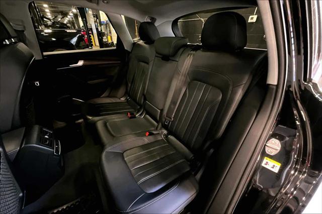 Photo of 2021 Black Audi Q5