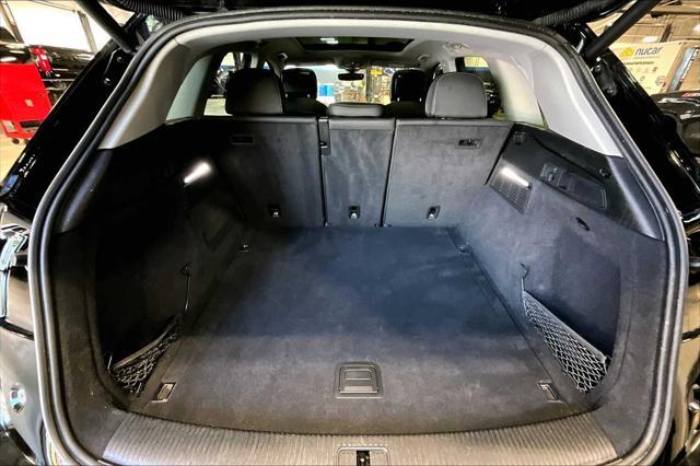 Photo of 2021 Black Audi Q5