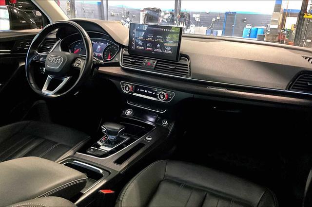 Photo of 2021 Black Audi Q5