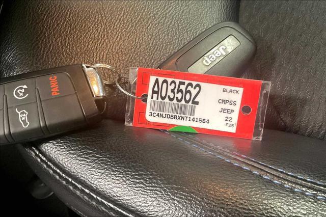Photo of 2022 Diamond Black Crystal Pearlcoat Jeep Compass