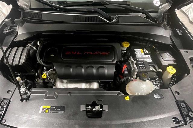 Photo of 2022 Diamond Black Crystal Pearlcoat Jeep Compass