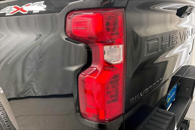 Photo of 2023 Black Chevrolet Silverado 1500