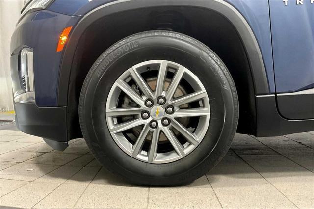 Photo of 2022 Northsky Blue Metallic Chevrolet Traverse