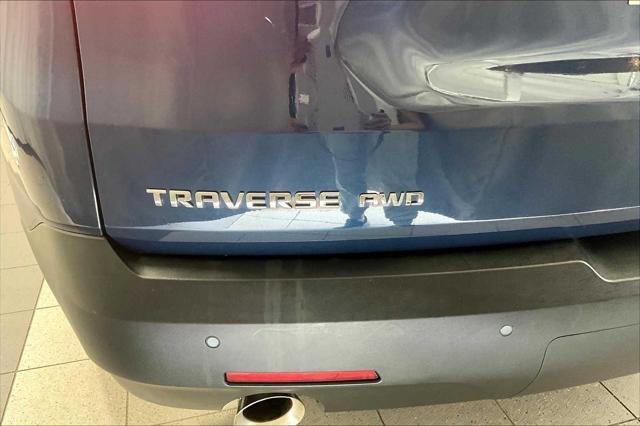 Photo of 2022 Northsky Blue Metallic Chevrolet Traverse