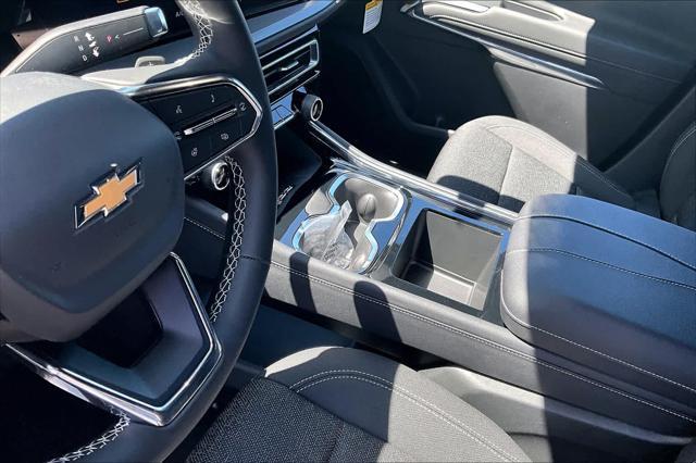 Photo of 2025 Sterling Gray Metallic Chevrolet Traverse