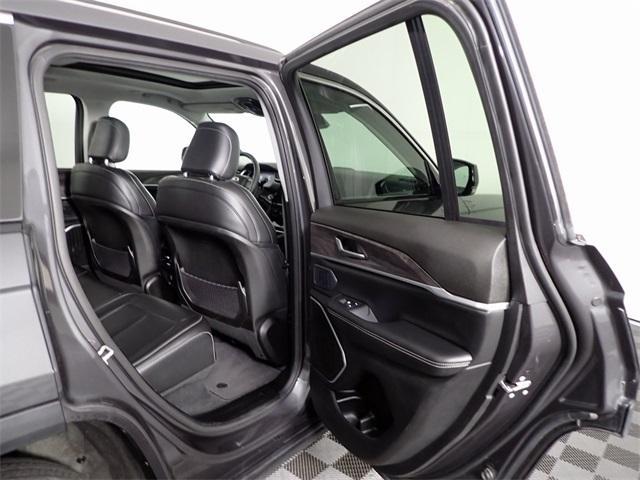 Photo of 2023 Metallic Jeep Grand Cherokee 4xe