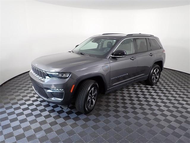 Photo of 2023 Metallic Jeep Grand Cherokee 4xe