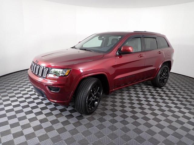 Photo of 2020 Velvet Red Pearlcoat Jeep Grand Cherokee