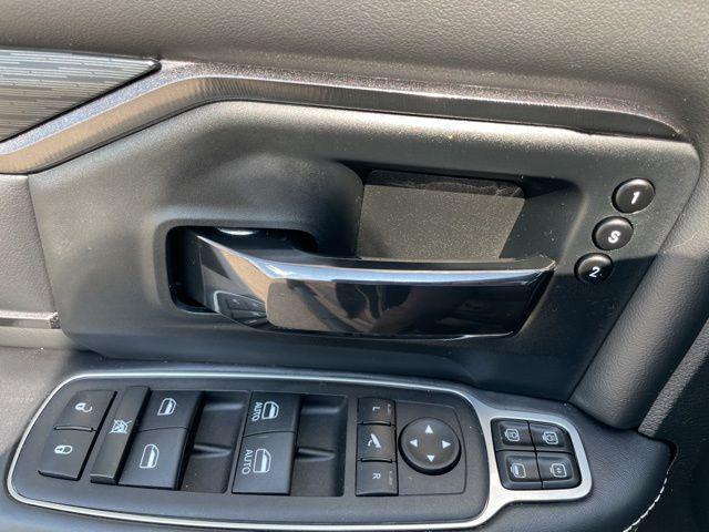 Photo of 2024 Granite Crystal Metallic Clearcoat RAM 2500