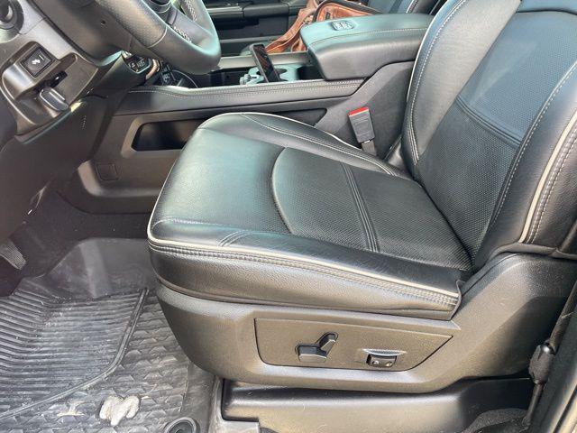 Photo of 2024 Granite Crystal Metallic Clearcoat RAM 2500