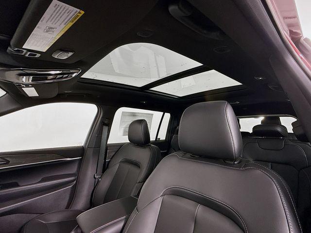 Photo of 2025 Velvet Red Pearlcoat Jeep Grand Cherokee L