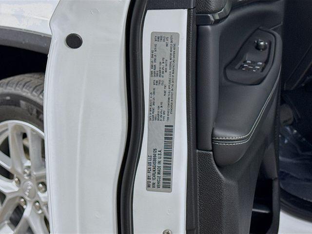 Photo of 2025 Bright White Clearcoat Jeep Grand Cherokee L