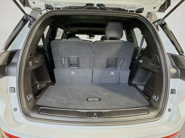 Photo of 2025 Bright White Clearcoat Jeep Grand Cherokee L