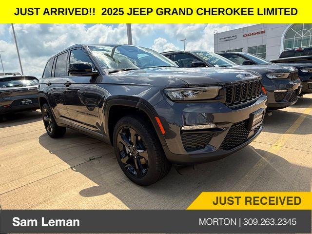 Photo of 2025 Baltic Gray Metallic Clearcoat Jeep Grand Cherokee