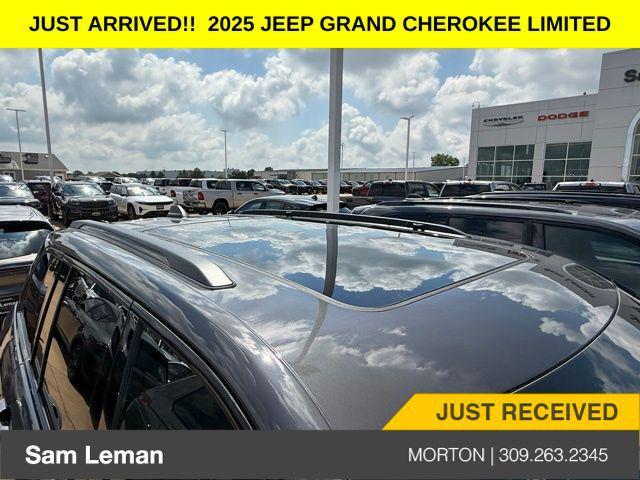 Photo of 2025 Baltic Gray Metallic Clearcoat Jeep Grand Cherokee