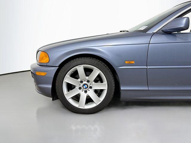 Photo of 2001 Steel Blue Metallic BMW 325
