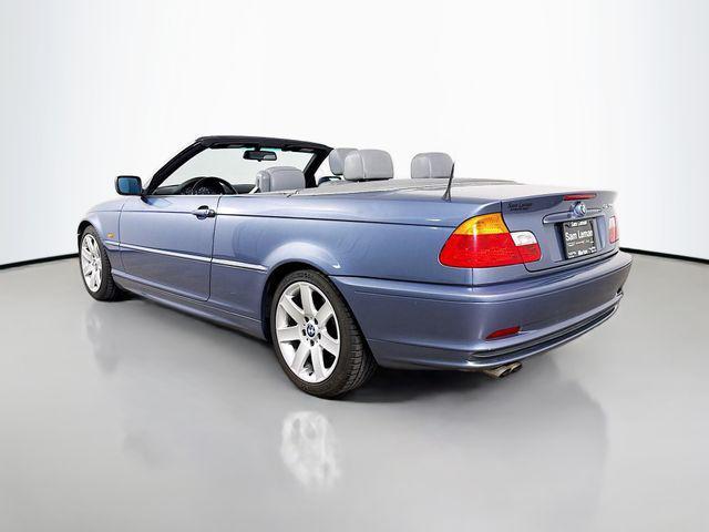 Photo of 2001 Steel Blue Metallic BMW 325
