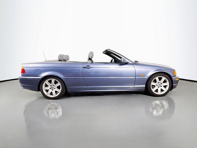 Photo of 2001 Steel Blue Metallic BMW 325
