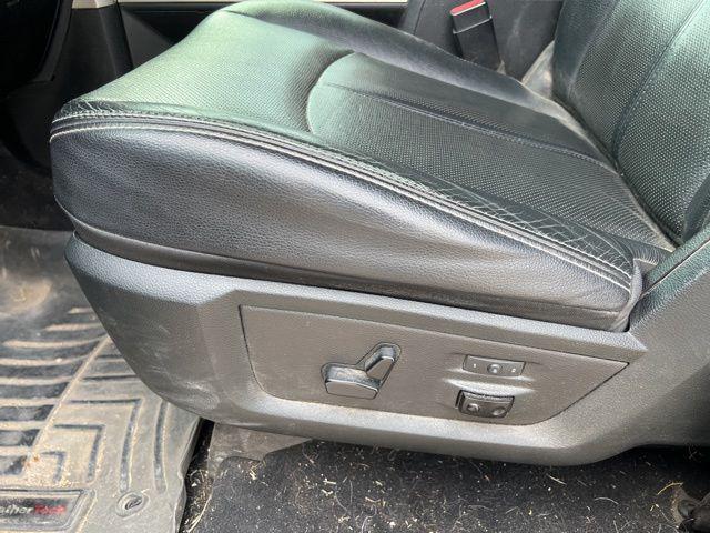 Photo of 2018 Granite Crystal Metallic Clearcoat RAM 2500