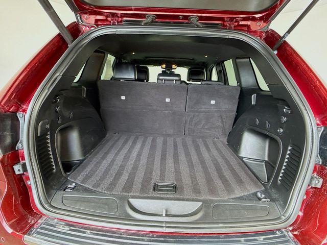 Photo of 2021 Velvet Red Pearlcoat Jeep Grand Cherokee